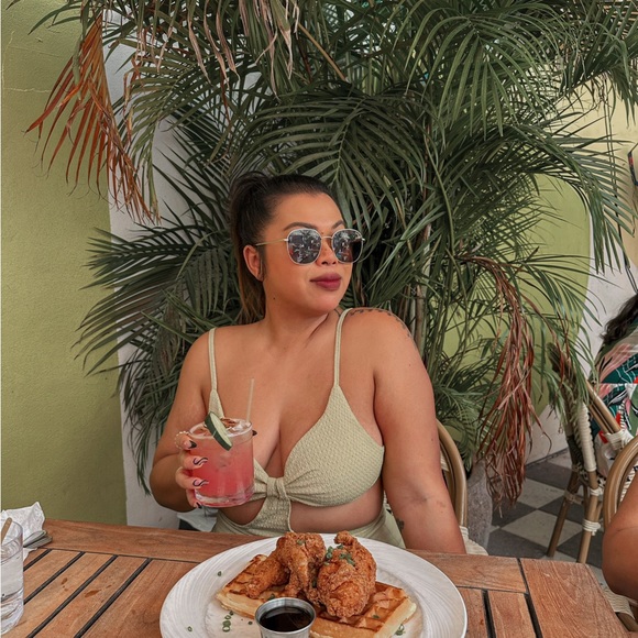 Meet your Posher, Nancy - Picture 3 of 6